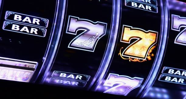 Live dealer blackjack table at shiokambing3 link with professional croupier